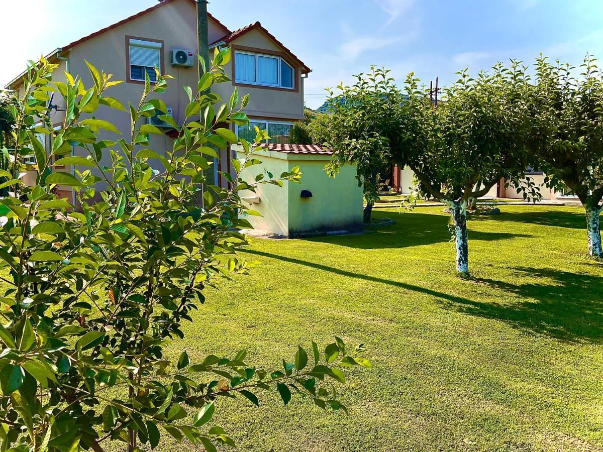Apartment Helena Airport Podgorica Exteriör bild