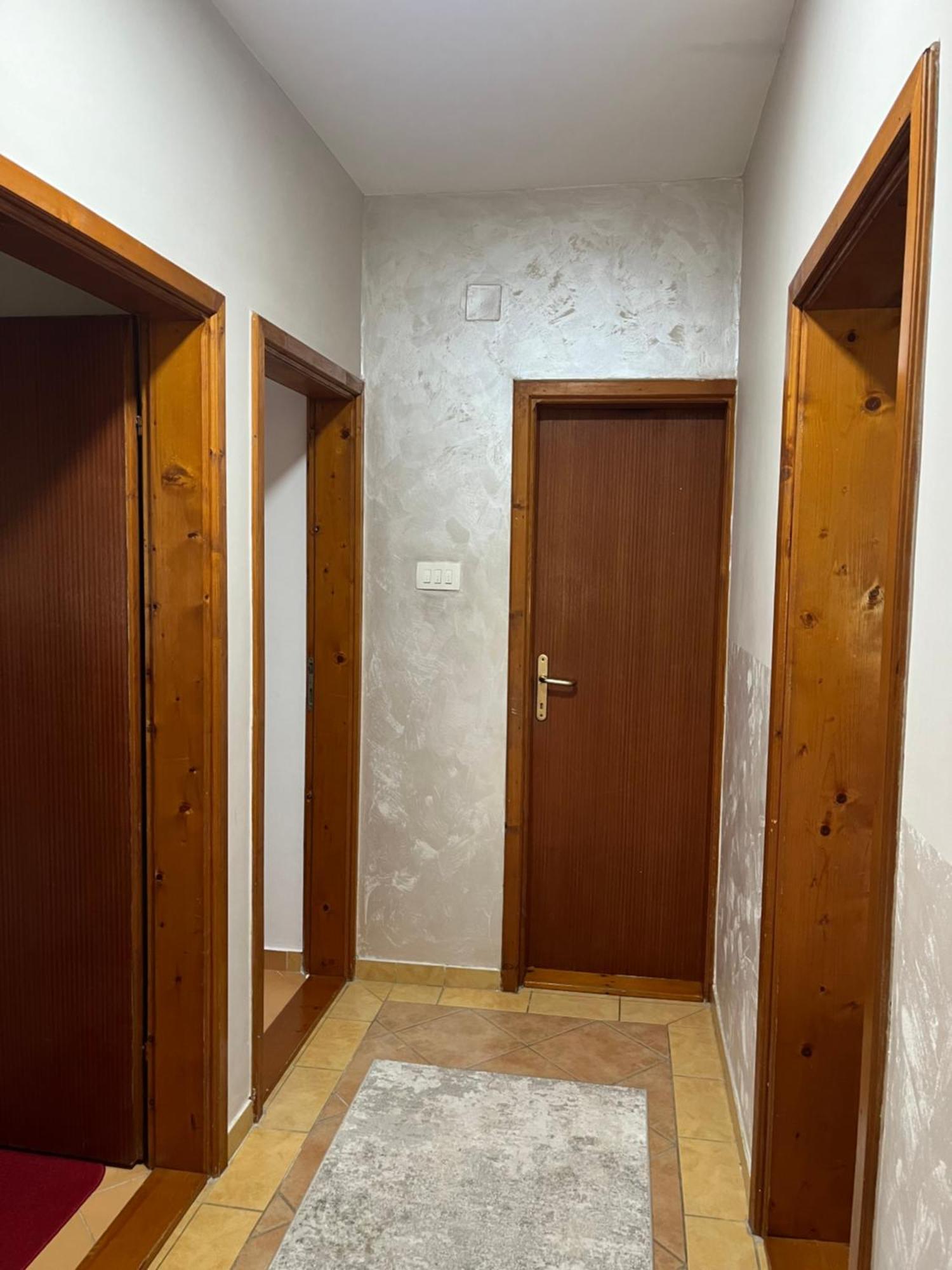 Apartment Helena Airport Podgorica Exteriör bild