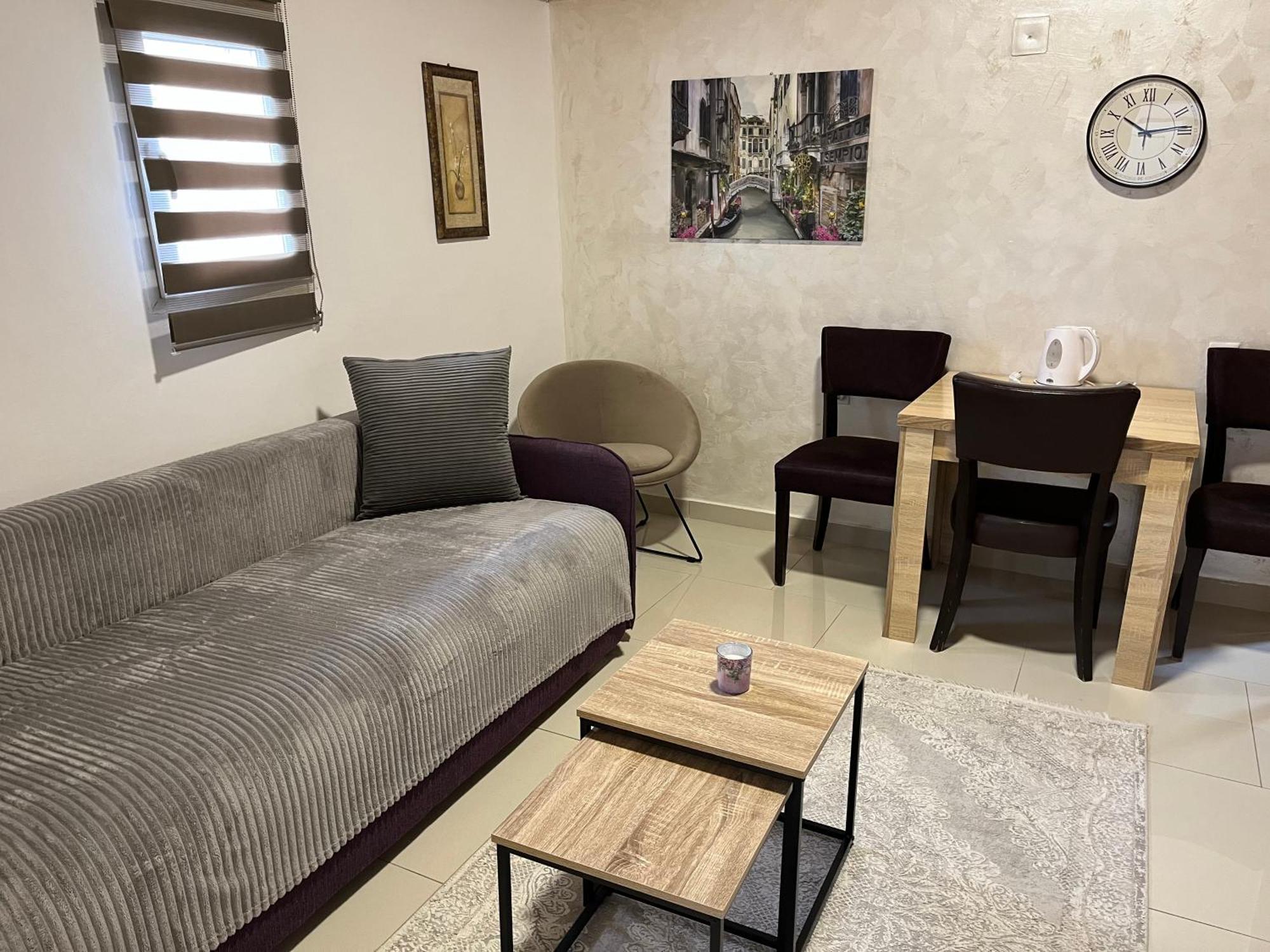 Apartment Helena Airport Podgorica Exteriör bild